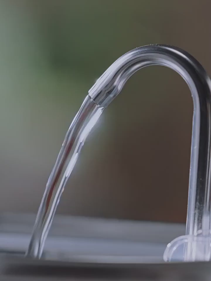 Démonstration — Fontaine à Eau Inox 2,2 L pour Chat & Chien — Filtration 4 Étages, Ultra Silencieuse